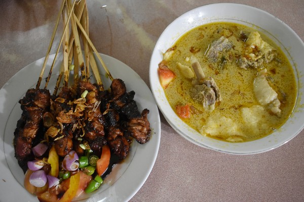 Paket D (350 tsk Sate dan 80 porsi Gulai)